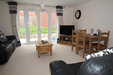 3 bedroom terraced house to rent, Wenlock Drive, Nottingham NG15