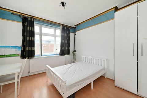 2 bedroom flat to rent, Talgarth Mansions, Barons Court, W14