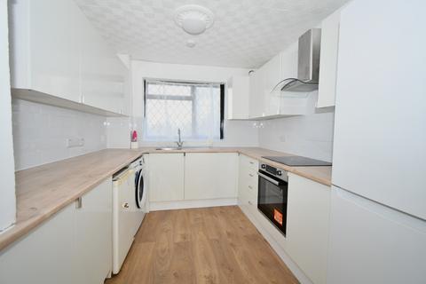 3 bedroom terraced house to rent, Manorhall Gardens, London,  E10