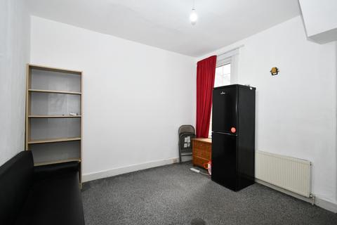 3 bedroom terraced house to rent, Bull Road, London,  E15