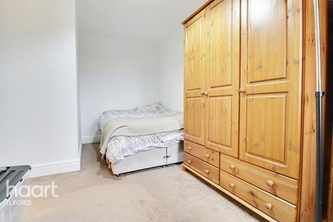 1 bedroom apartment to rent, Azalea Close, ILFORD