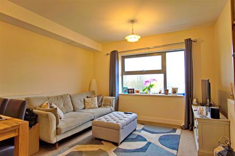 2 bedroom flat to rent, Talavera Close, Bristol BS2