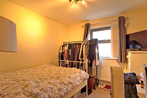 2 bedroom flat to rent, Talavera Close, Bristol BS2