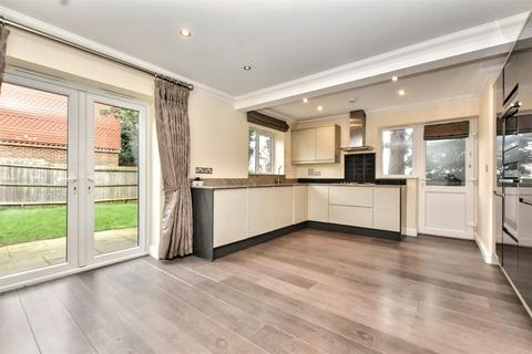 3 bedroom semi-detached house for sale, Rangemore Close, Eastbourne