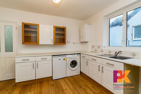 2 bedroom maisonette to rent, Hughenden Road, High Wycombe HP13