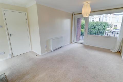 2 bedroom flat to rent, Milverton Terrace, Leamington Spa