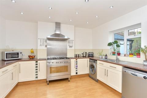 5 bedroom end of terrace house for sale, Rochester Street, Chatham, Kent