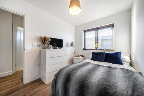 2 bedroom apartment for sale, Gordon Road, London