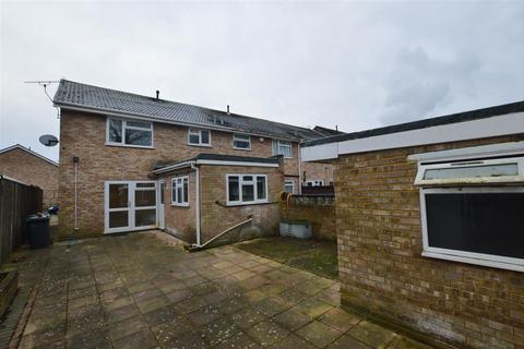 4 bedroom end of terrace house for sale, Birch Grove, Slough