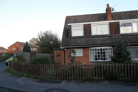 3 bedroom semi-detached house to rent, Alwoodley, Leeds LS17