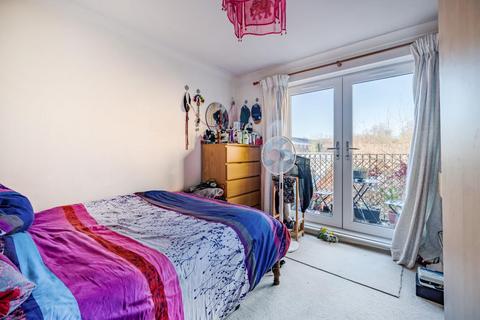 2 bedroom flat for sale, Essex Road, Islington