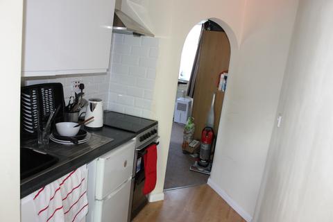 1 bedroom ground floor flat to rent, 353 West Wycombe Road, High Wycombe HP12