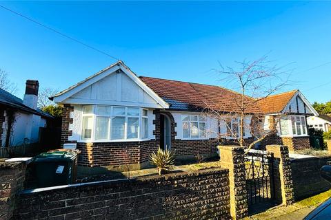 2 bedroom bungalow to rent, Homestead Road, Surrey TW18