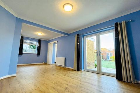 2 bedroom bungalow to rent, Homestead Road, Surrey TW18