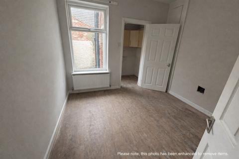 2 bedroom terraced house for sale, Dudley Road, Grantham, NG31