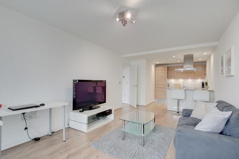 1 bedroom penthouse to rent, Station Street London E15