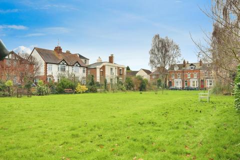 3 bedroom terraced house for sale, Edwy Parade, Gloucester, GL1