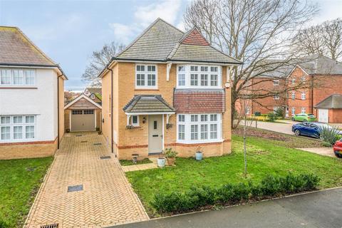 3 bedroom detached house for sale, Broadclough Way, Maidstone