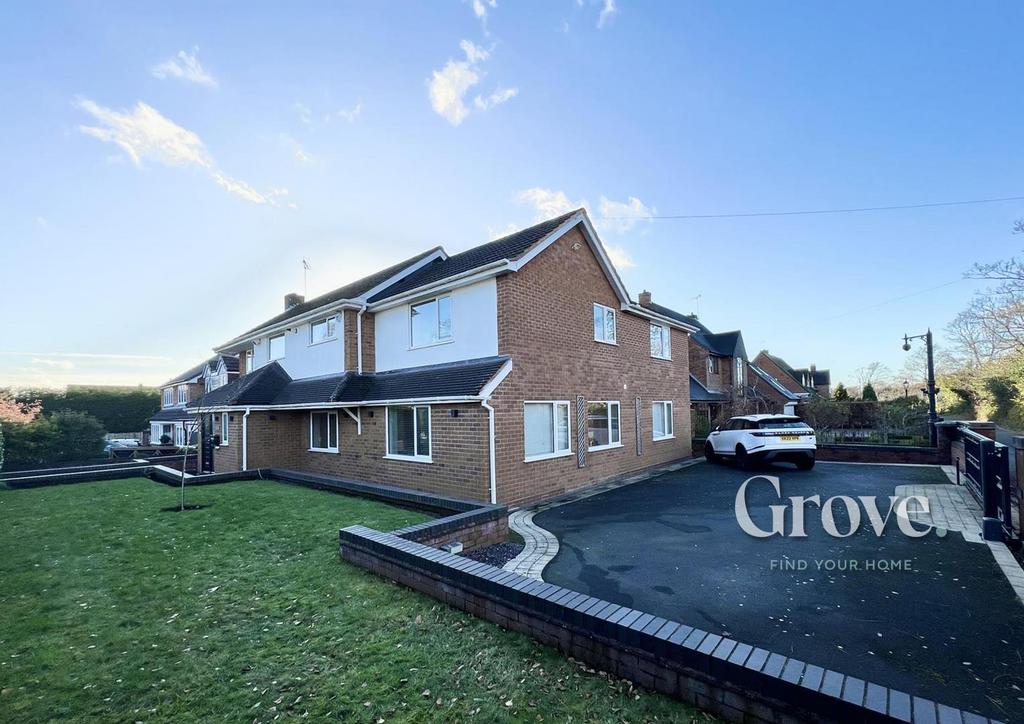 Lodge Crescent Hagley 2.jpg