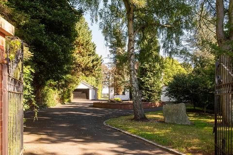 4 bedroom detached house for sale, Worcester Road, Clent.