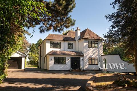 4 bedroom detached house for sale, Worcester Road, Clent.