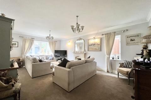 6 bedroom detached house for sale, Newfield Road, Hagley