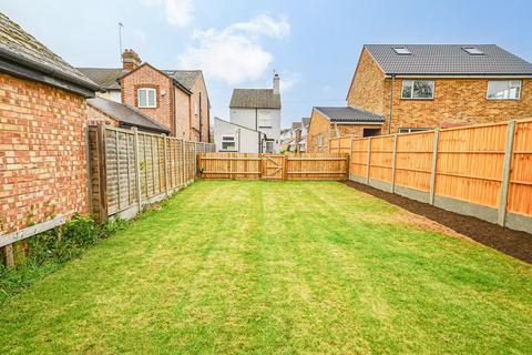 2 bedroom detached house for sale, Billington Road, Leighton Buzzard