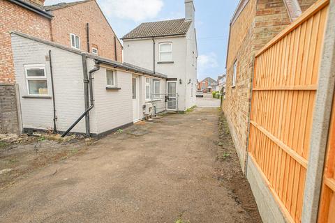 2 bedroom detached house for sale, Billington Road, Leighton Buzzard