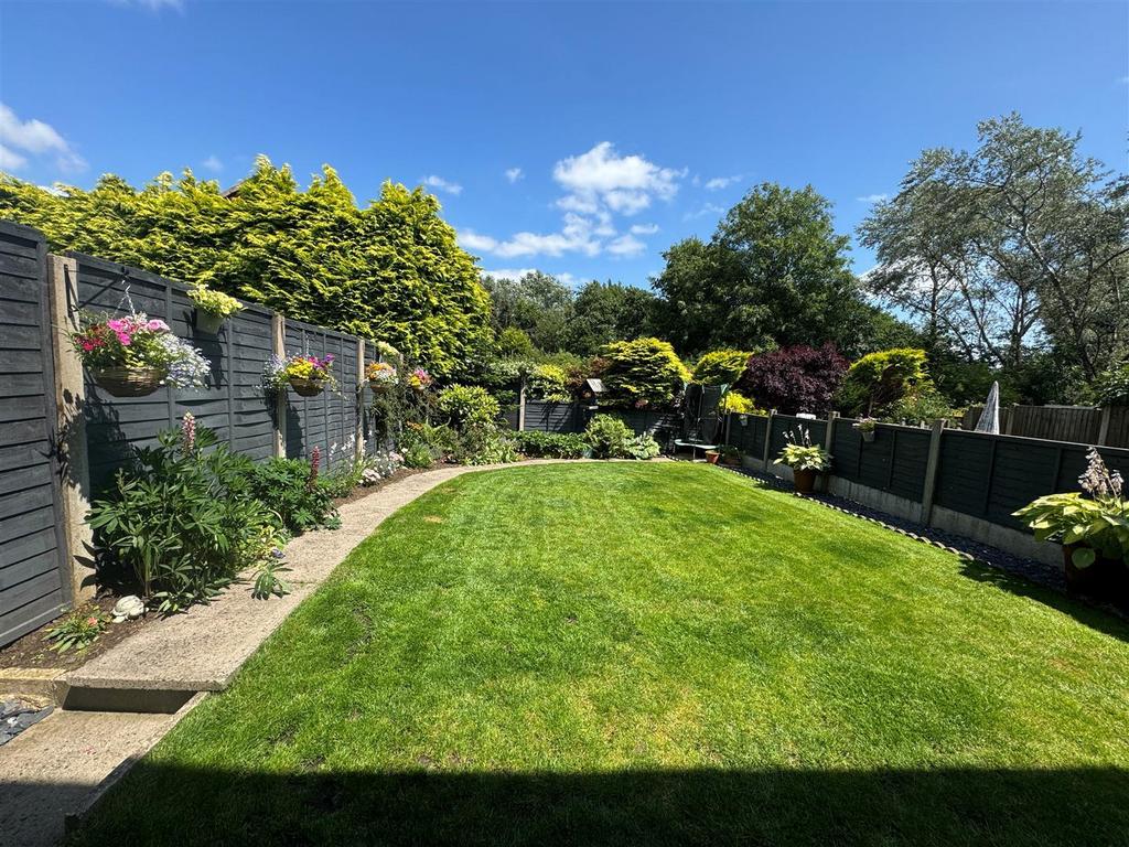 Garden 2.jpg