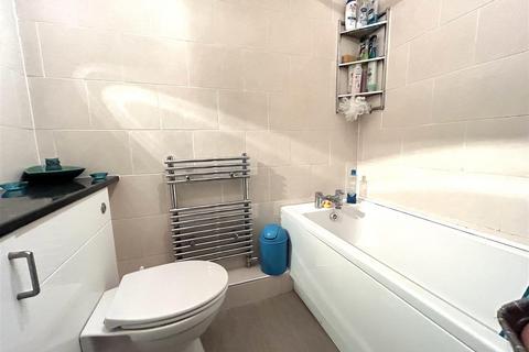7 Bristam Close, Oldbury, B69 2JP