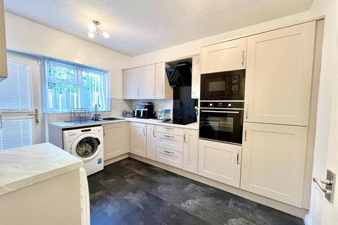 2 bedroom detached house for sale, Spinners End Drive, Cradley Heath