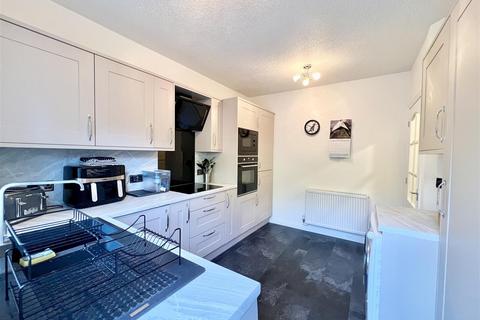 2 bedroom detached house for sale, Spinners End Drive, Cradley Heath