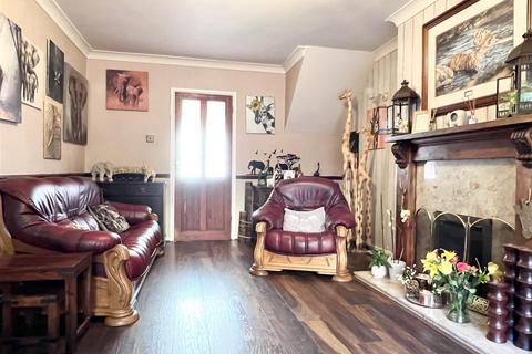 33 Castle Close, Cradley Heath, B64 6RN