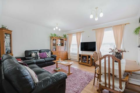 3 bedroom flat for sale, Royal College Street, London NW1