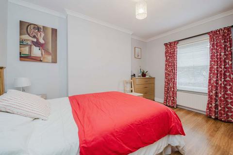 3 bedroom flat for sale, Royal College Street, London NW1