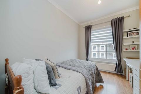 3 bedroom flat for sale, Royal College Street, London NW1