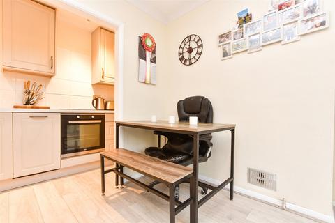 1 bedroom ground floor flat for sale, London Road, Redhill, Surrey