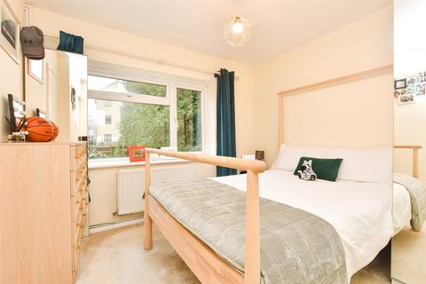 1 bedroom ground floor flat for sale, London Road, Redhill, Surrey