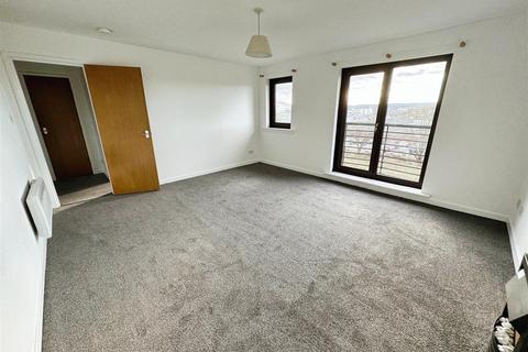 2 bedroom flat to rent, Dumbarton Road, Glasgow G14