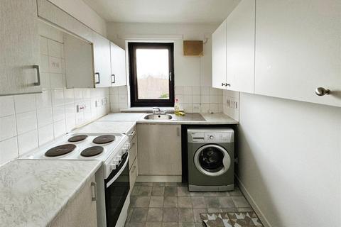 2 bedroom flat to rent, Dumbarton Road, Glasgow G14