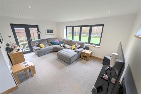 49 Adlington Drive, Sandbach, CW11 1DX