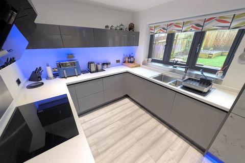 49 Adlington Drive, Sandbach, CW11 1DX