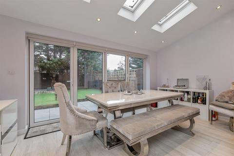 3 bedroom end of terrace house for sale, Robins Close, London Colney, St. Albans