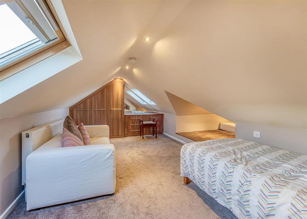 52 Church Hill-bed3a.jpg