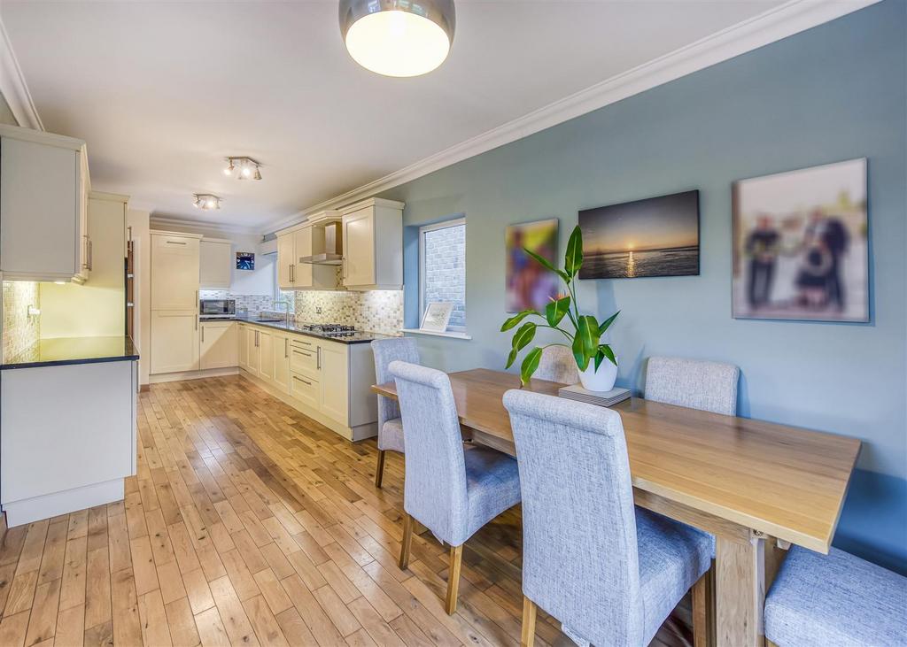 52 Church Hill-kitchen3.jpg