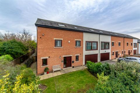 4 bedroom end of terrace house for sale, Hawthorn Grange, Brunton Lane, NE13