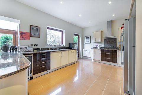 4 bedroom end of terrace house for sale, Hawthorn Grange, Brunton Lane, NE13