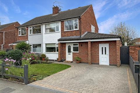 4 bedroom semi-detached house for sale, Fairway, Newark