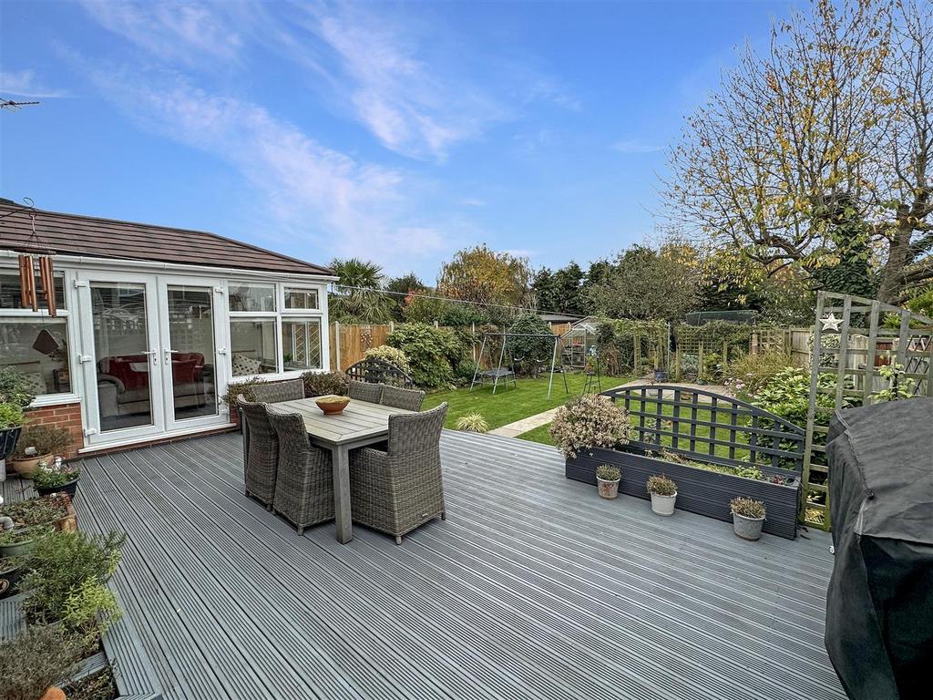 Sun Terrace Within Rear Garden 901