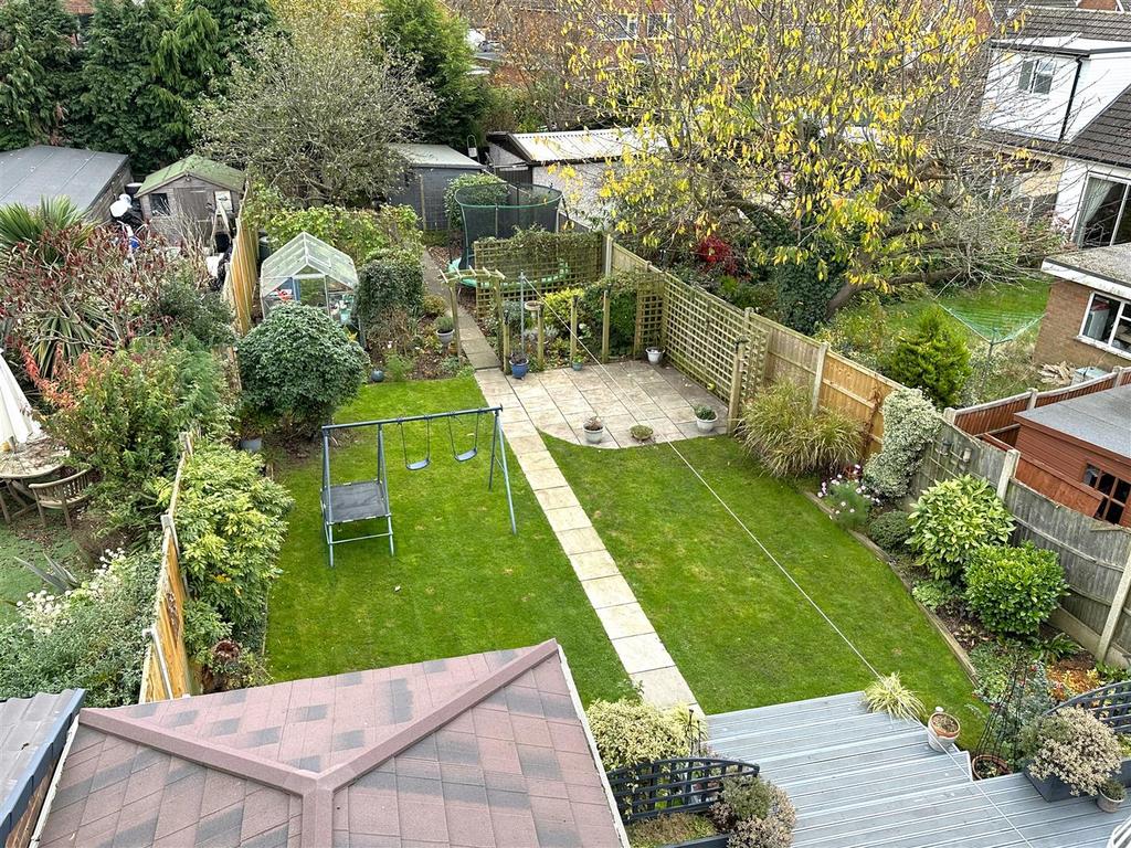 Rear Garden Overview 874